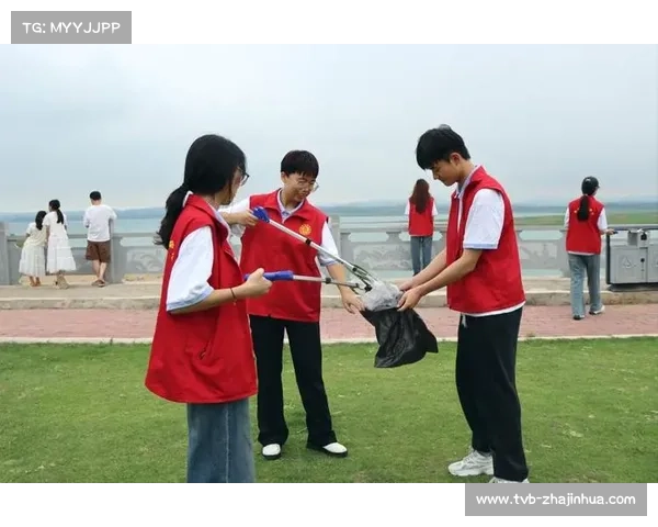 志愿者日行三万步，微笑服务成风景